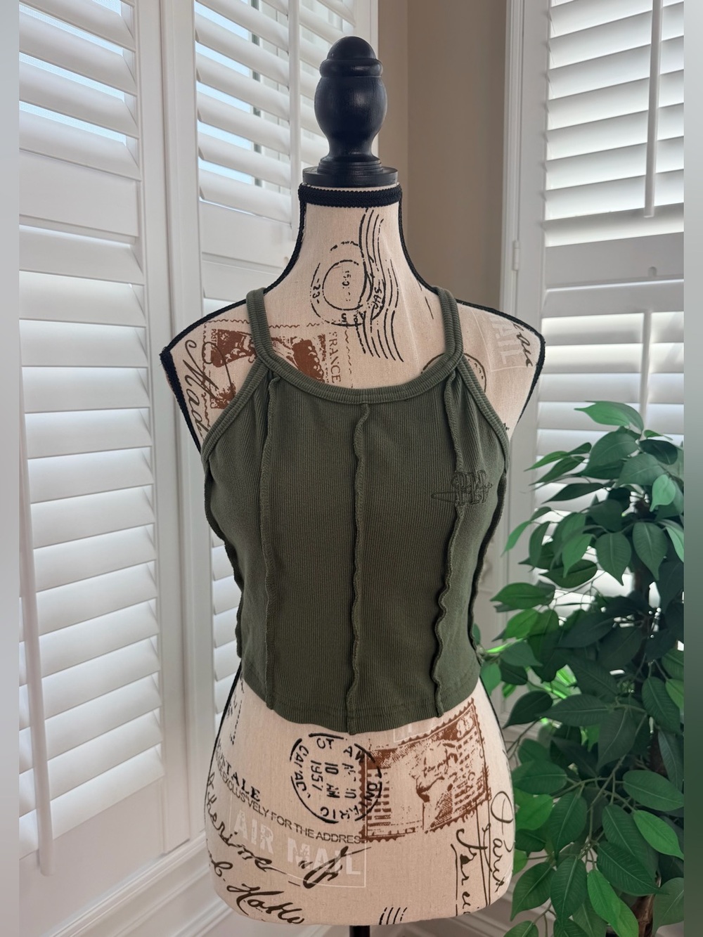 Pretty Little Thing Ribbed Halter Neck Crop Top Size 12